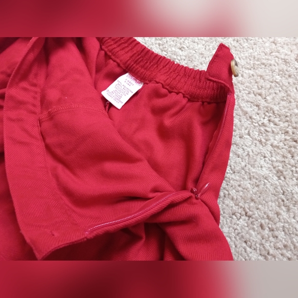 RARE❣️Red Mini Skirt Pleated with Embroidered Flower Detail🌹Girls' Size 5 - Picture 6 of 7